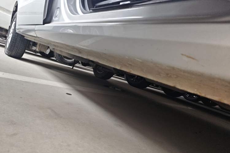 Used Wuling Hongguang V 2022 1.5L Enjoy Edition Electric-Powered LAR Right Side Sill
