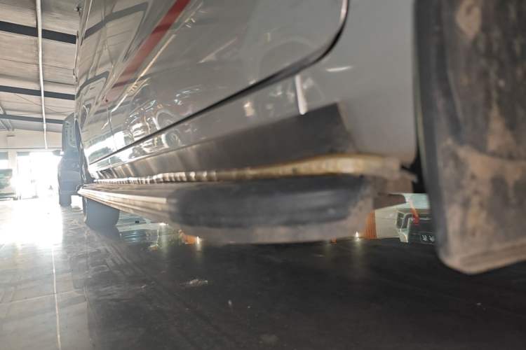 Used Wuling Hongguang V 2022 1.5L Enjoy Edition Hydraulic Power Steering LAR Right Side Sill