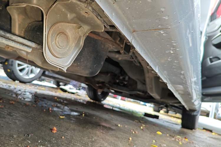 Used Wuling Hongguang V 2022 1.5L Jingqu Edition Electric-Assist LAR Right Side Sill
