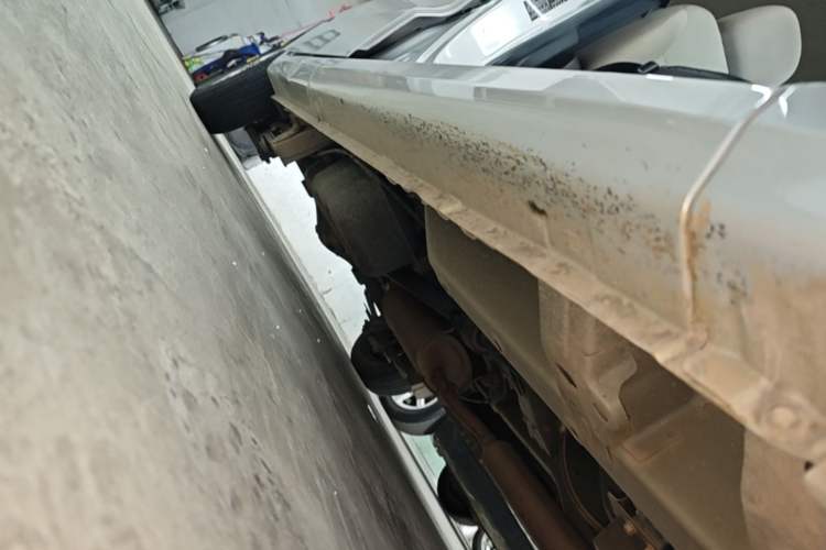 Used Wuling Hongguang V 2022 1.5L Jingqu Version Hydraulic Power Steering LAR Right Side Sill