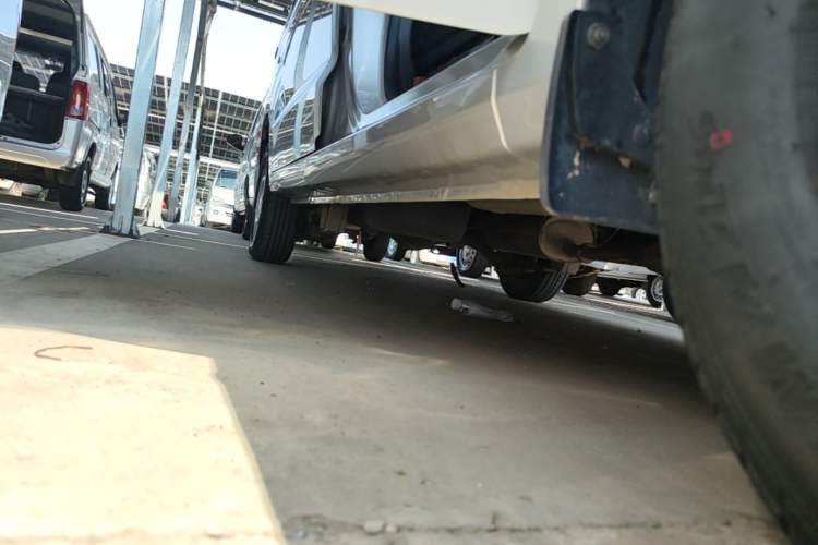 Used Wuling Hongguang V 2022 1.5L Jingqu Edition Electric-Assist LAR Right Side Sill