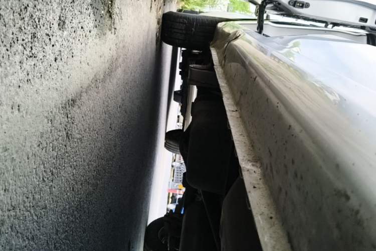 Used Wuling Hongguang V 2022 1.5L Jingqu Edition Electric-Assist LAR Right Side Sill