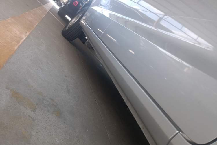 Used Wuling Hongguang V 2022 1.5L Jingqu Edition Electric-Assist LAR Right Side Sill