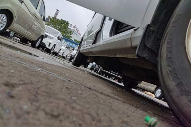 Used Wuling Hongguang V 2022 1.5L Jingqu Edition Electric-Assist LAR Right Side Sill