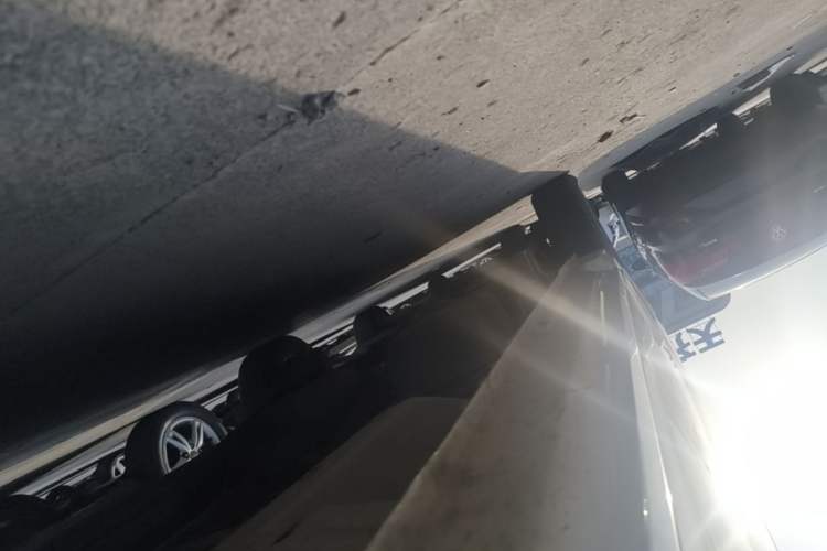 Used Wuling Hongguang V 2022 1.5L Jingqu Edition Electric-Assist LAR Right Side Sill