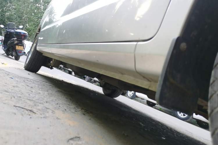 Used Wuling Hongguang V 2022 1.5L Jingqu Version Hydraulic Power Steering LAR Right Side Sill