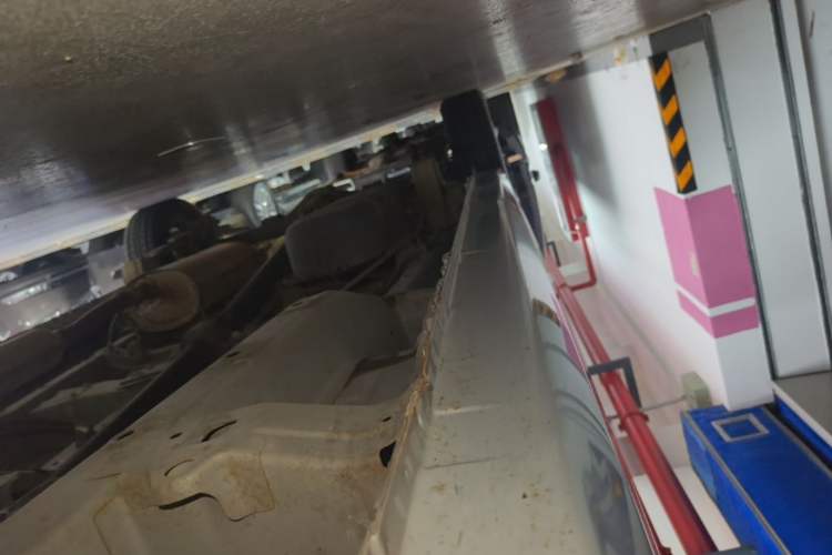 Used Wuling Hongguang V 2022 1.5L Jingqu Version Hydraulic Power Steering LAR Right Side Sill