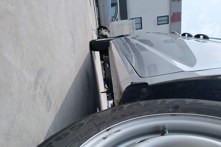 Used Wuling Hongguang V 2022 1.5L Jingqu Edition Electric-Assist LAR Right Side Sill