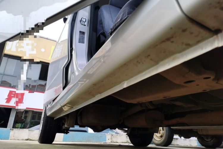 Used Wuling Hongguang V 2022 1.5L Jingqu Version Hydraulic Power Steering LAR Right Side Sill