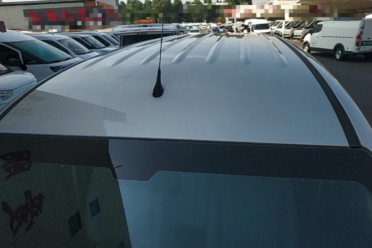 Used Wuling Hongguang V 2022 1.5L Jingqu Edition Enclosed-Window Vehicle with Hydraulic Power Steering LAR Roof