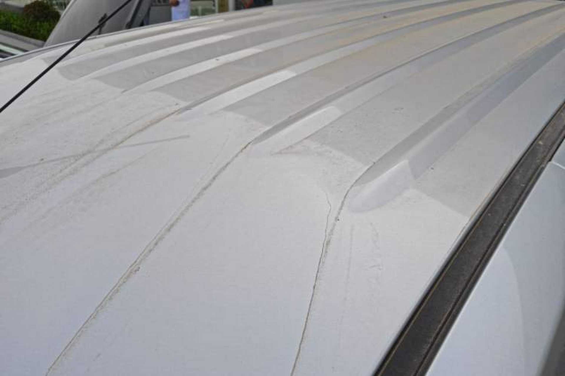 Used Wuling Hongguang V 2022 1.5L Jingqu Edition Enclosed-Window Vehicle with Hydraulic Power Steering LAR Roof