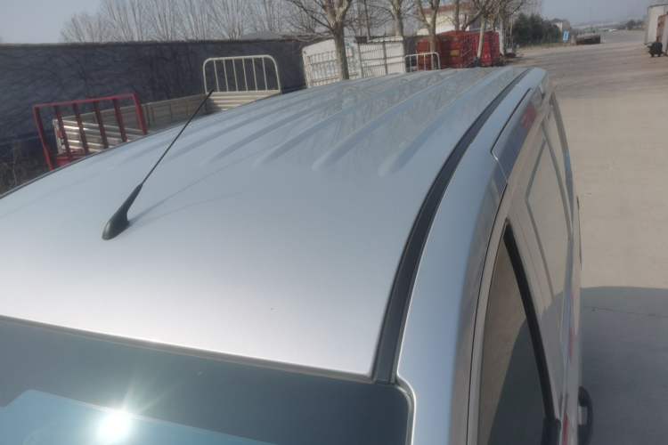 Used Wuling Hongguang V 2022 1.5L Jingqu Edition Enclosed-Window Vehicle with Electric Power Steering LAR Roof