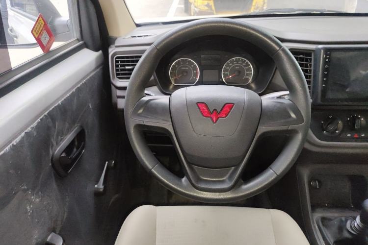 Used Wuling Hongguang V 2022 1.5L Jingqu Edition Electric-Assist LAR Steering Wheel