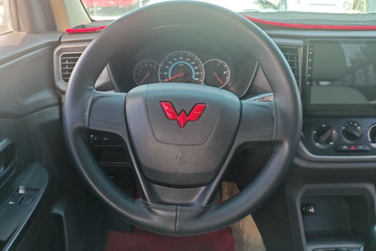 Used Wuling Hongguang V 2022 1.5L Enjoy Edition Electric-Powered LAR Steering Wheel