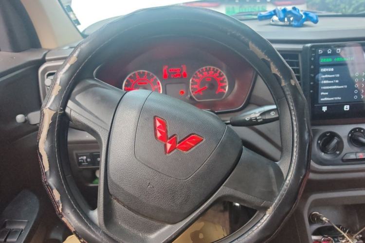 Used Wuling Hongguang V 2022 1.5L Jingqu Edition Electric-Assist LAR Steering Wheel