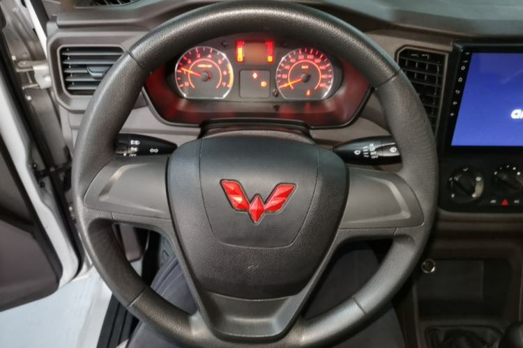 Used Wuling Hongguang V 2022 1.5L Jingqu Edition Electric-Assist LAR Steering Wheel