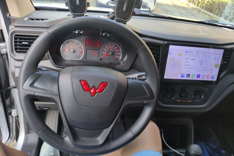 Used Wuling Hongguang V 2022 1.5L Jingqu Edition Electric-Assist LAR Steering Wheel