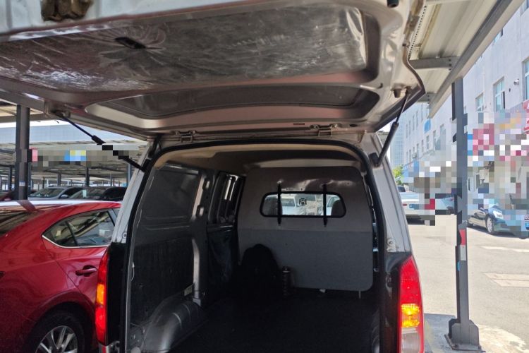 Used Wuling Hongguang V 2022 1.5L Jingqu Edition Enclosed-Window Vehicle with Hydraulic Power Steering LAR Trunk