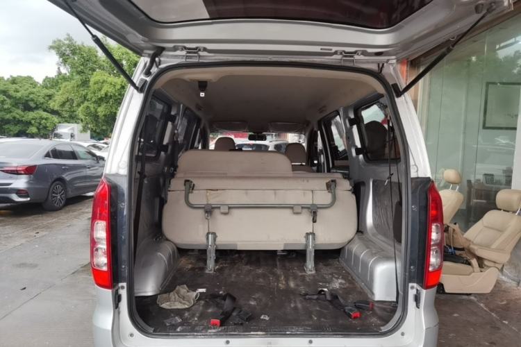Used Wuling Hongguang V 2022 1.5L Jingqu Version Hydraulic Power Steering LAR Trunk