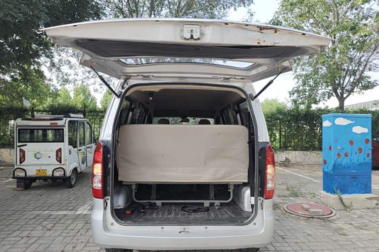 Used Wuling Hongguang V 2022 1.5L Jingqu Version Hydraulic Power Steering LAR Trunk