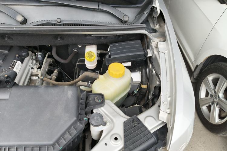 Used Wuling Hongguang V 2022 1.5L Jingqu Edition Enclosed-Window Vehicle with Hydraulic Power Steering LAR Trunk