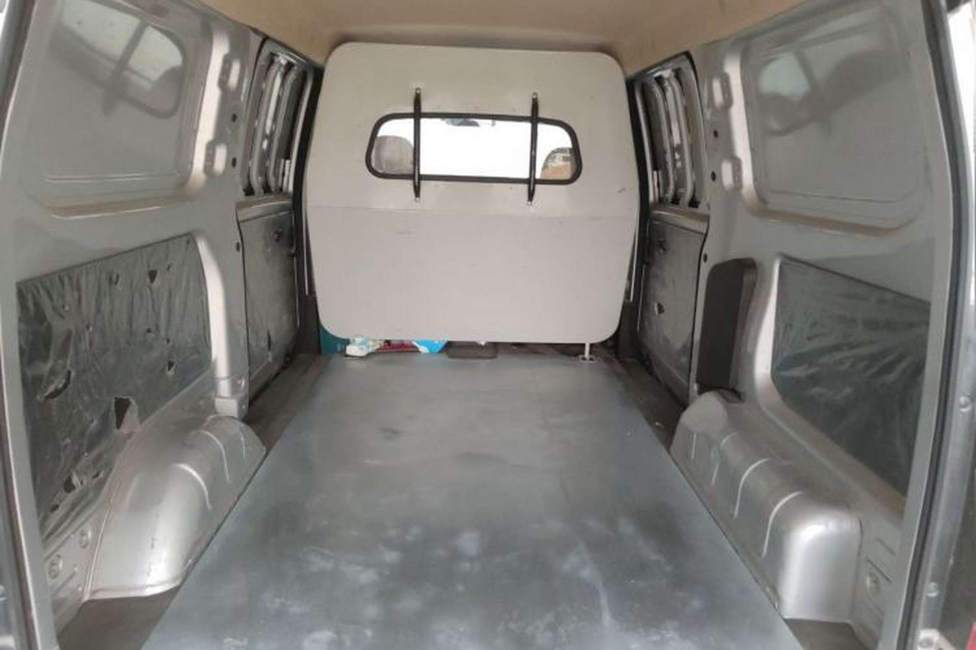 Used Wuling Hongguang V 2022 1.5L Jingqu Edition Enclosed-Window Vehicle with Hydraulic Power Steering LAR Trunk