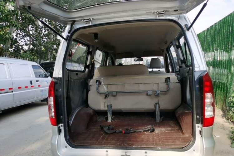 Used Wuling Hongguang V 2022 1.5L Jingqu Version Hydraulic Power Steering LAR Trunk