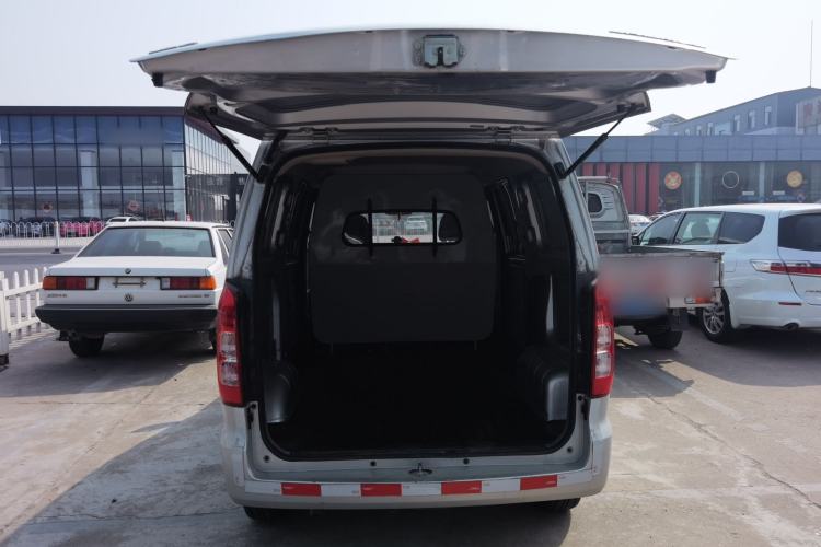 Used Wuling Hongguang V 2022 1.5L Jingqu Edition Enclosed-Window Vehicle with Electric Power Steering LAR Trunk