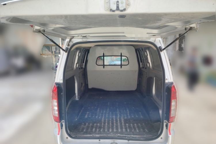 Used Wuling Hongguang V 2022 1.5L Jingqu Edition Enclosed-Window Vehicle with Electric Power Steering LAR Trunk