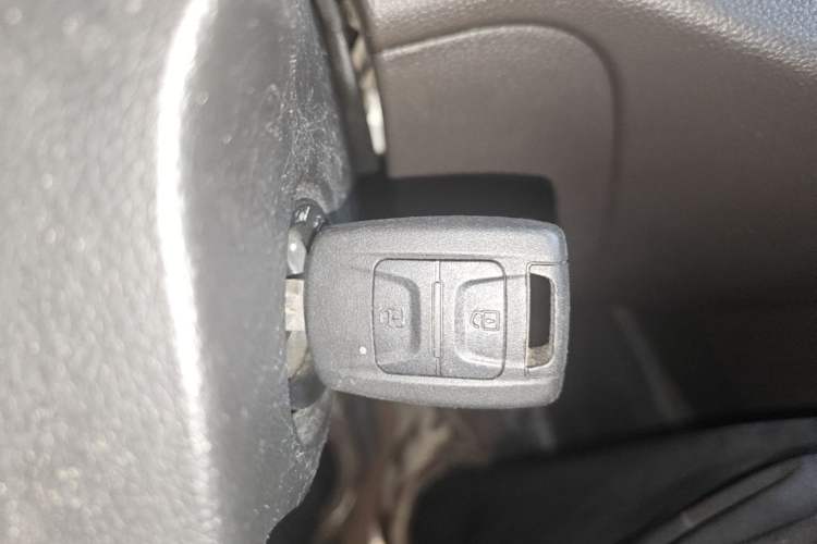 Used Wuling Hongguang V 2022 1.5L Enjoy Edition Electric-Powered LAR Vehicle Key