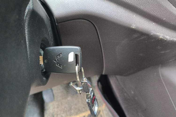 Used Wuling Hongguang V 2022 1.5L Enjoy Edition Electric-Powered LAR Vehicle Key