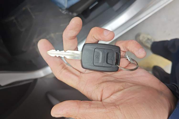 Used Wuling Hongguang V 2022 1.5L Jingqu Edition Electric-Assist LAR Vehicle Key