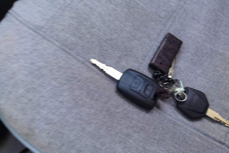 Used Wuling Hongguang V 2022 1.5L Jingqu Edition Electric-Assist LAR Vehicle Key