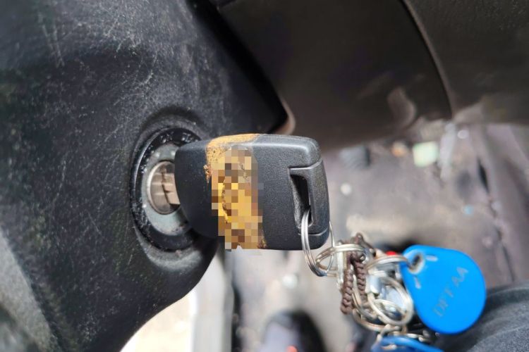 Used Wuling Hongguang V 2022 1.5L Jingqu Version Hydraulic Power Steering LAR Vehicle Key