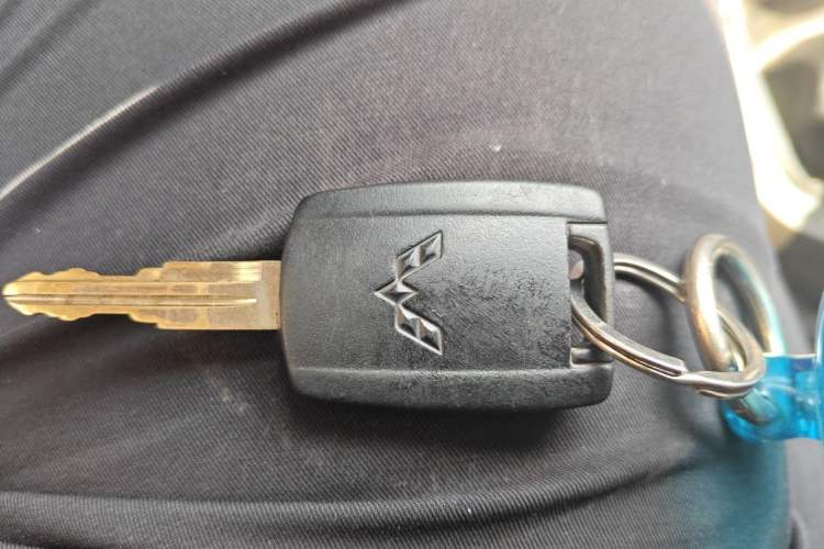Used Wuling Hongguang V 2022 1.5L Jingqu Version Hydraulic Power Steering LAR Vehicle Key