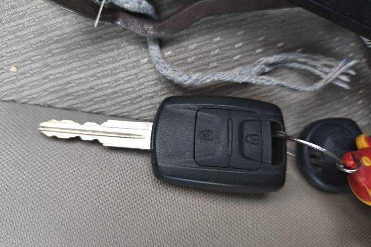 Used Wuling Hongguang V 2022 1.5L Jingqu Version Hydraulic Power Steering LAR Vehicle Key