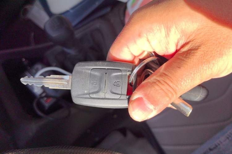 Used Wuling Hongguang V 2022 1.5L Jingqu Edition Electric-Assist LAR Vehicle Key