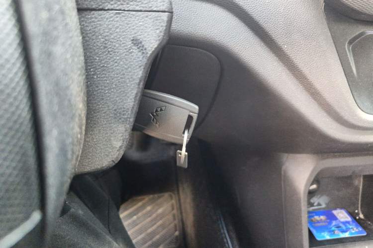 Used Wuling Hongguang V 2022 1.5L Jingqu Edition Electric-Assist LAR Vehicle Key