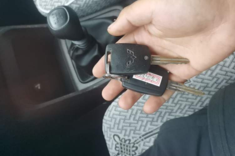 Used Wuling Hongguang V 2022 1.5L Enjoy Edition Electric-Powered LAR Vehicle Key