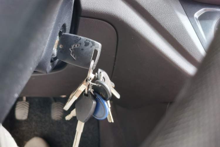 Used Wuling Hongguang V 2022 1.5L Enjoy Edition Electric-Powered LAR Vehicle Key