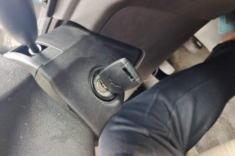 Used Wuling Hongguang V 2022 1.5L Enjoy Edition Hydraulic Power Steering LAR Vehicle Key