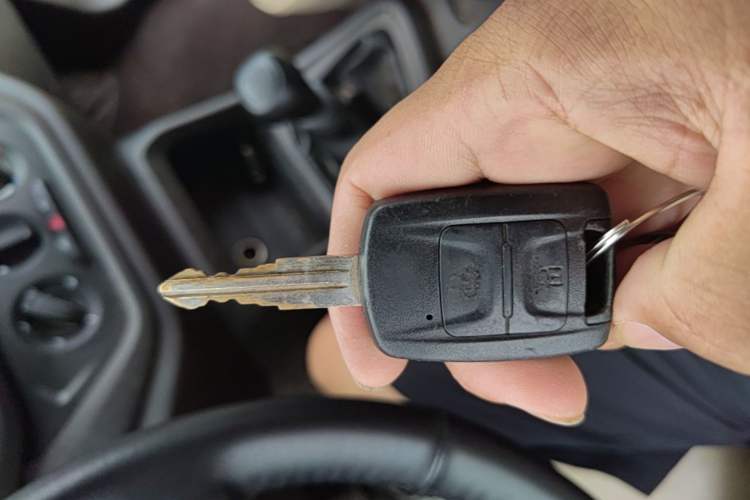 Used Wuling Hongguang V 2022 1.5L Jingqu Edition Electric-Assist LAR Vehicle Key