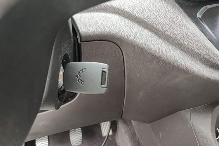 Used Wuling Hongguang V 2022 1.5L Enjoy Edition Electric-Powered LAR Vehicle Key