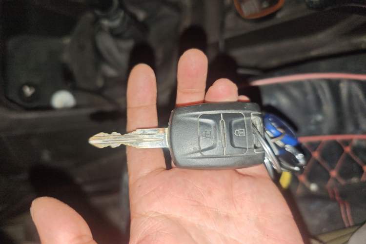 Used Wuling Hongguang V 2022 1.5L Jingqu Edition Electric-Assist LAR Vehicle Key