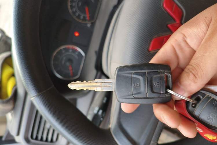 Used Wuling Hongguang V 2022 1.5L Jingqu Version Hydraulic Power Steering LAR Vehicle Key
