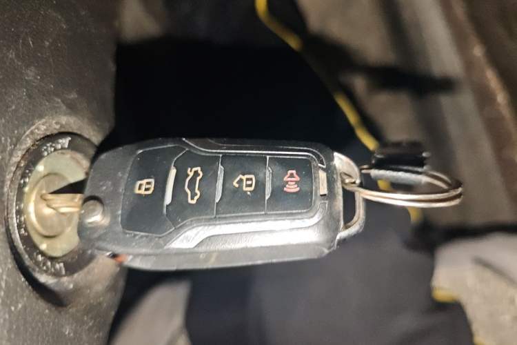 Used Wuling Hongguang V 2022 1.5L Enjoy Edition Electric-Powered LAR Vehicle Key