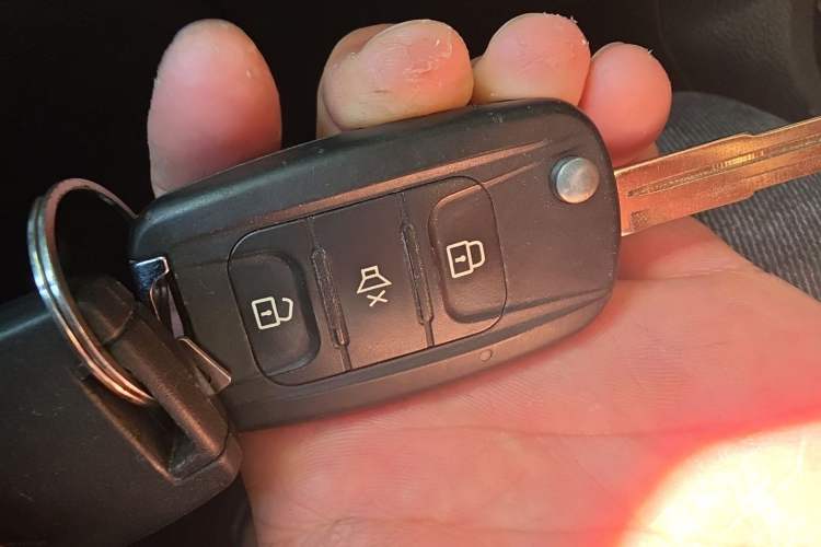 Used Wuling Hongguang V 2022 1.5L Jingqu Version Hydraulic Power Steering LAR Vehicle Key