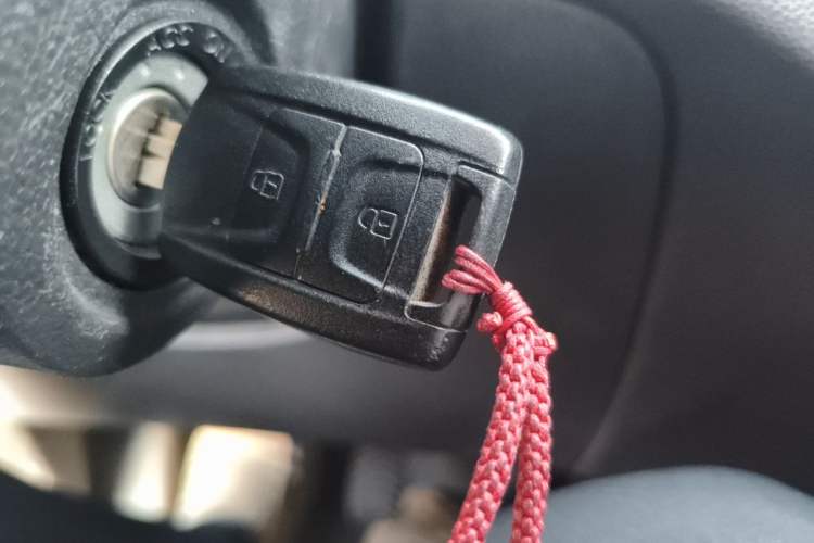 Used Wuling Hongguang V 2022 1.5L Jingqu Version Hydraulic Power Steering LAR Vehicle Key
