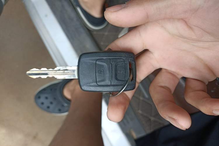 Used Wuling Hongguang V 2022 1.5L Jingqu Edition Electric-Assist LAR Vehicle Key