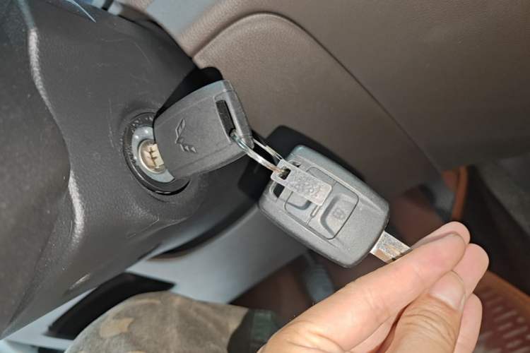 Used Wuling Hongguang V 2022 1.5L Enjoy Edition Electric-Powered LAR Vehicle Key